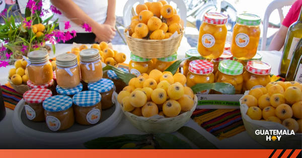 Antigua Guatemala se llena de color con el Festival del Níspero 2025